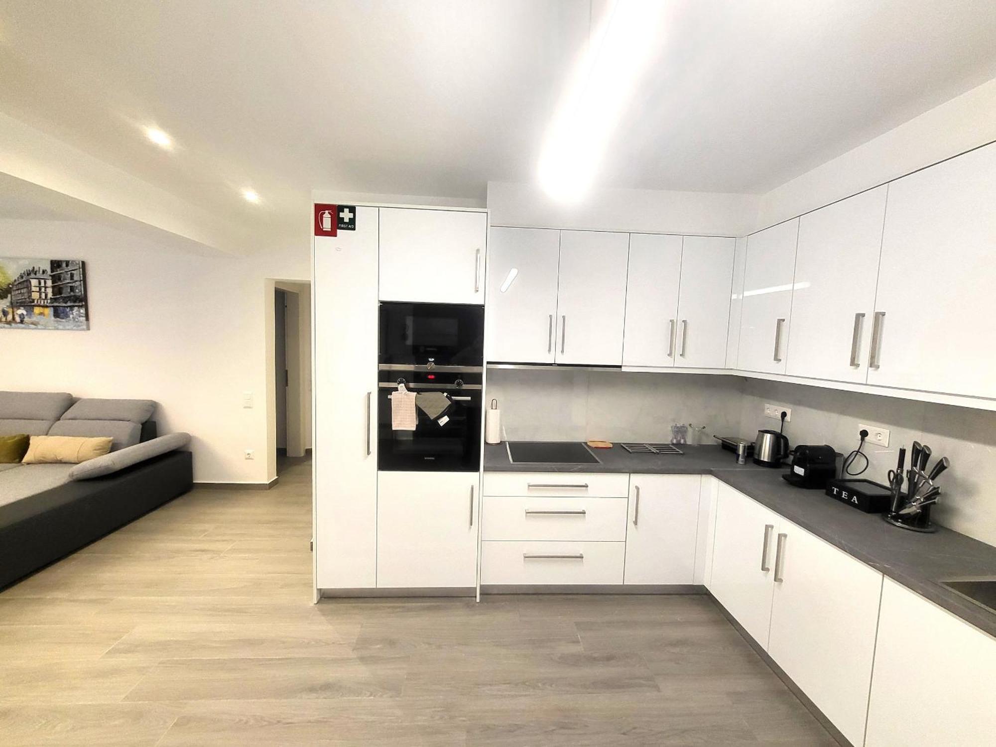 Fabilicious Suites - 2 Apartments- Romantic Jacuzzi & Spacious Family Comfort Atenas Exterior foto