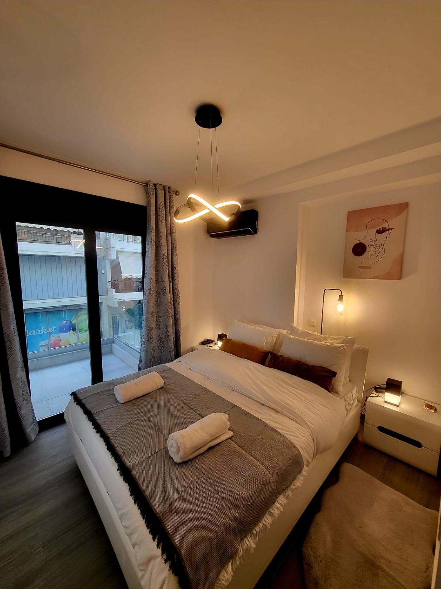 Fabilicious Suites - 2 Apartments- Romantic Jacuzzi & Spacious Family Comfort Atenas Exterior foto